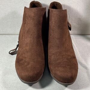 AEROSOLES Brown Faux Suede Ankle Boots Size 9